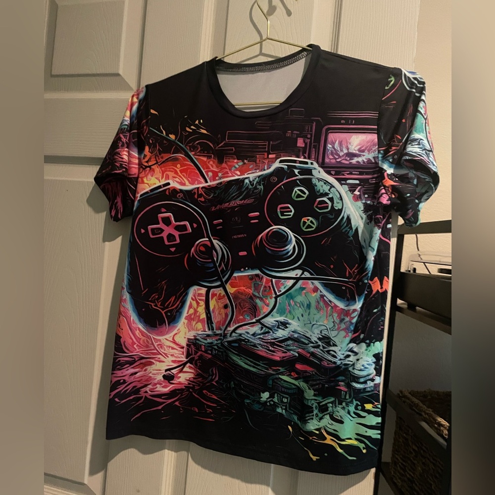 Boys Colorful Gaming Graphic shirt soft and stretchy -size 8-10